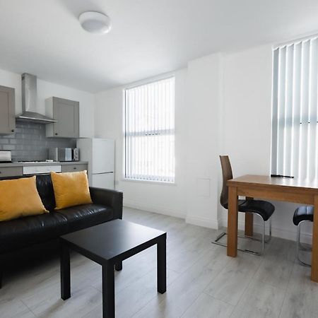 Platform Stadium Apartment With Parking Кингстън ъпон Хъл Екстериор снимка